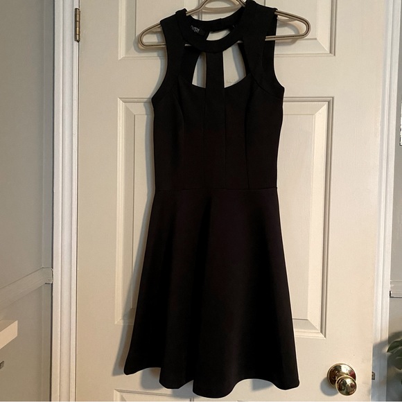 Lady Dutch Black Scuba Dress size US 6- cutout details, A-line hem - Picture 2 of 3